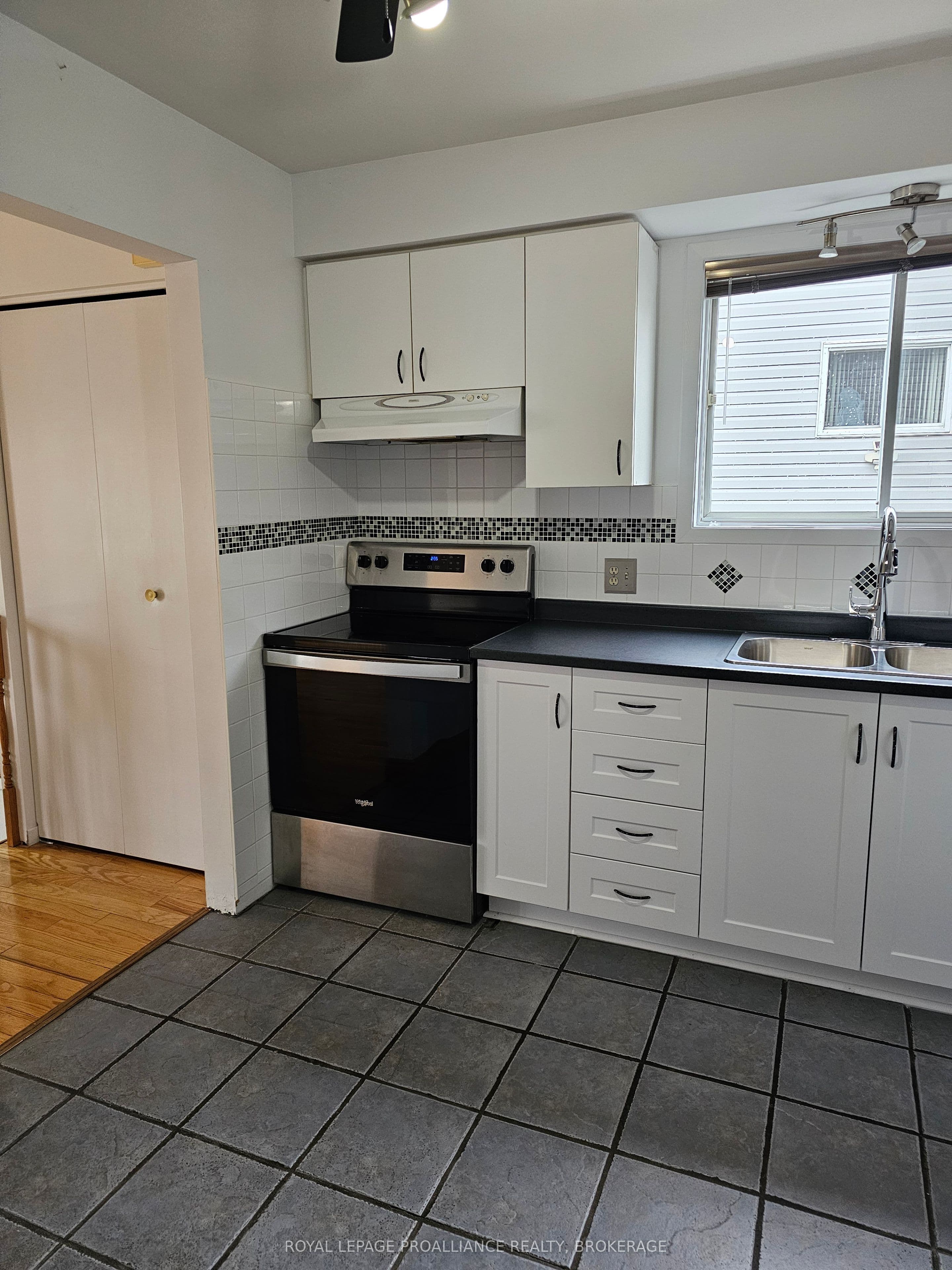 Listing 300666 Image