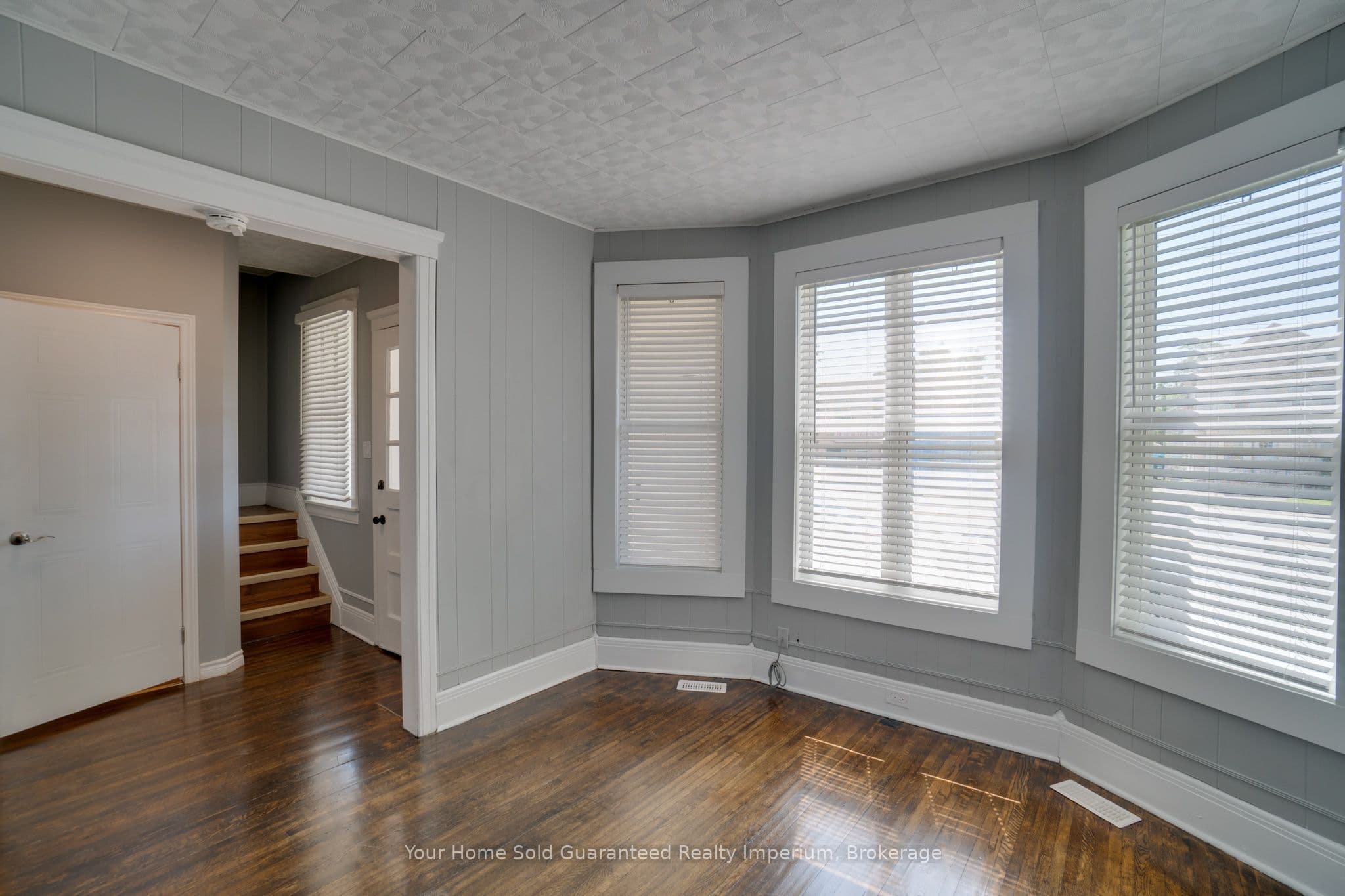 Listing 300702 Image