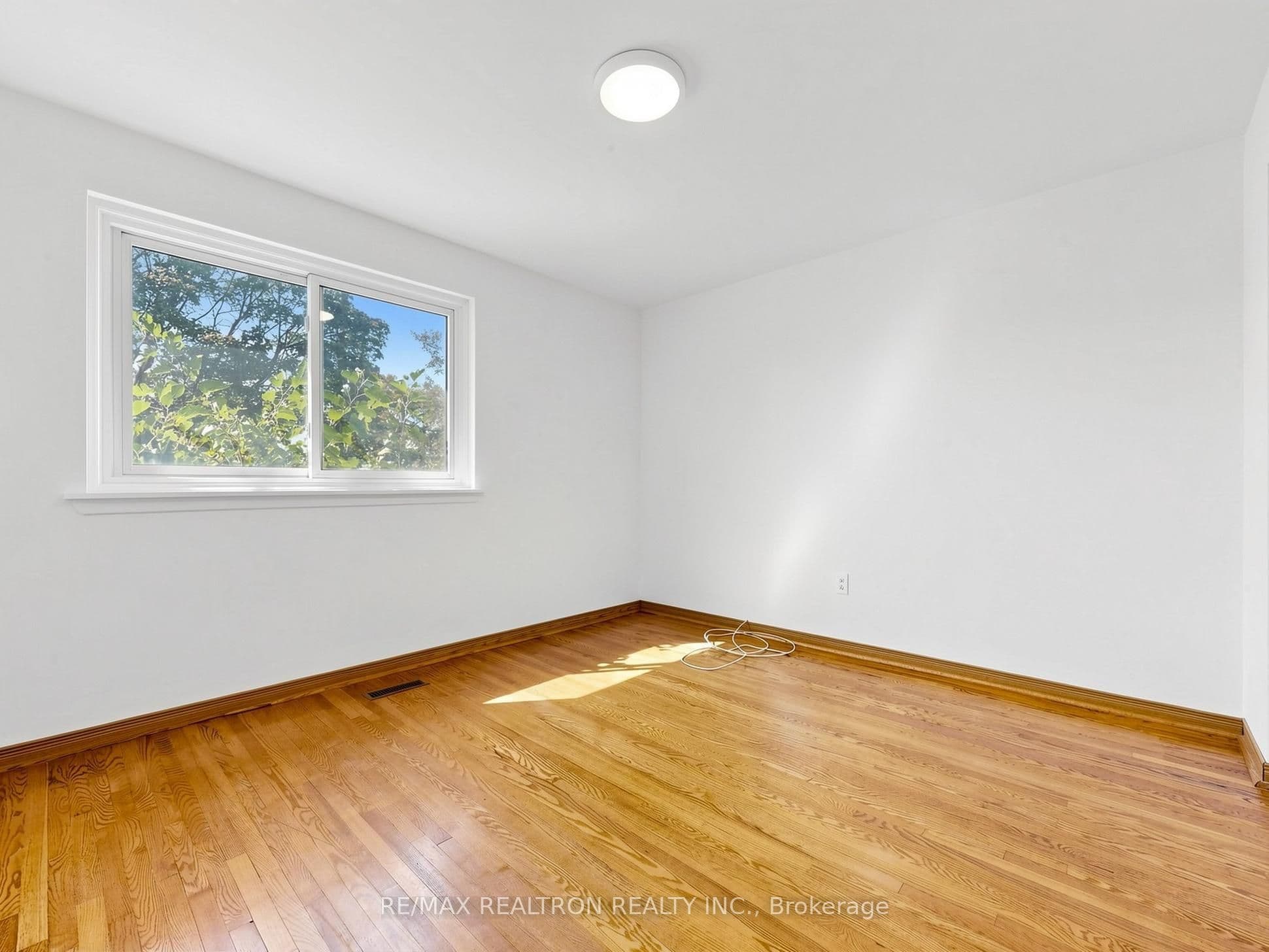 Listing 330302 Image