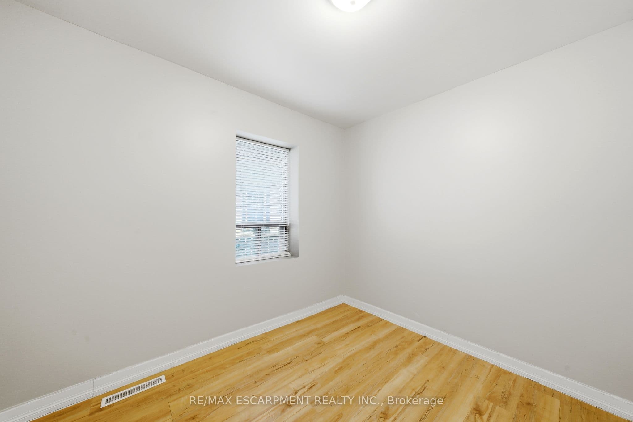 Listing 330586 Image