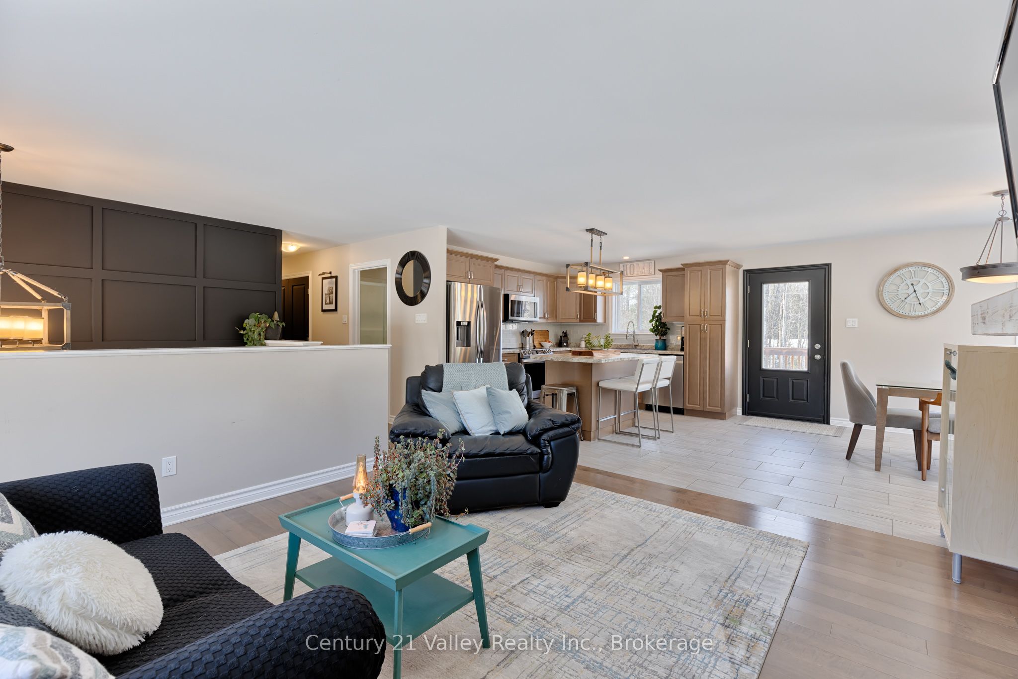 Listing 1973 Image