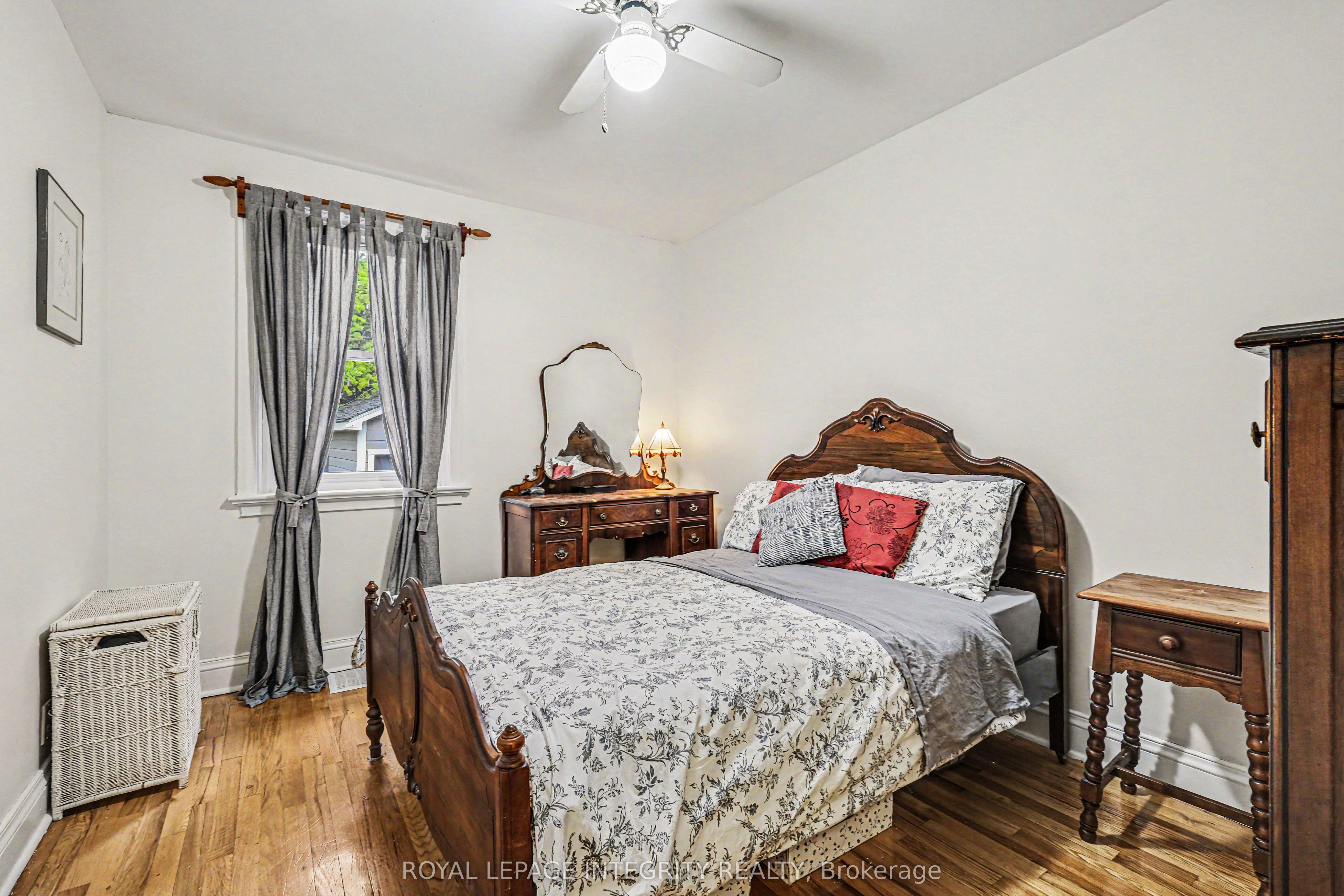 Listing 605 Image
