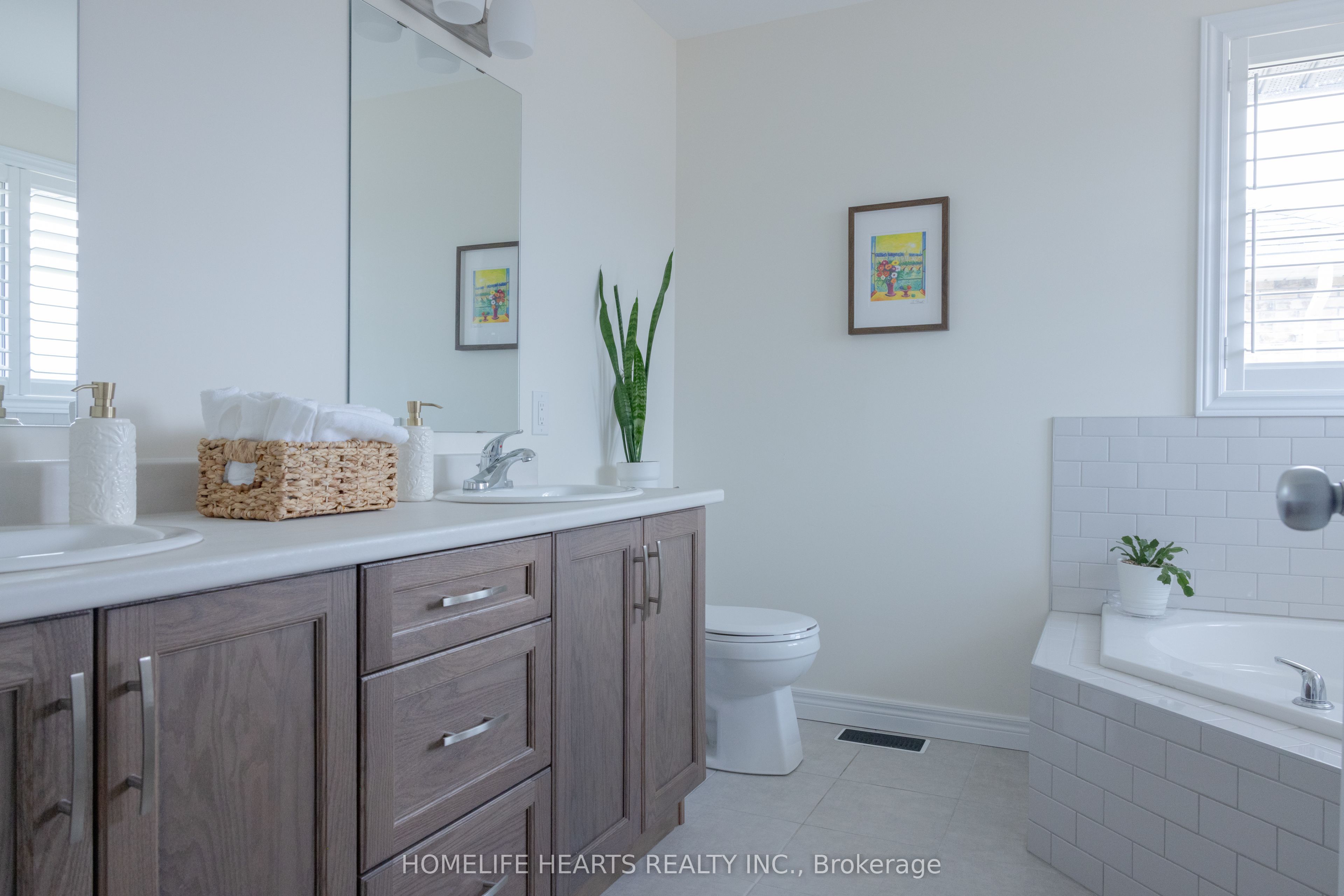 Listing 8852 Image
