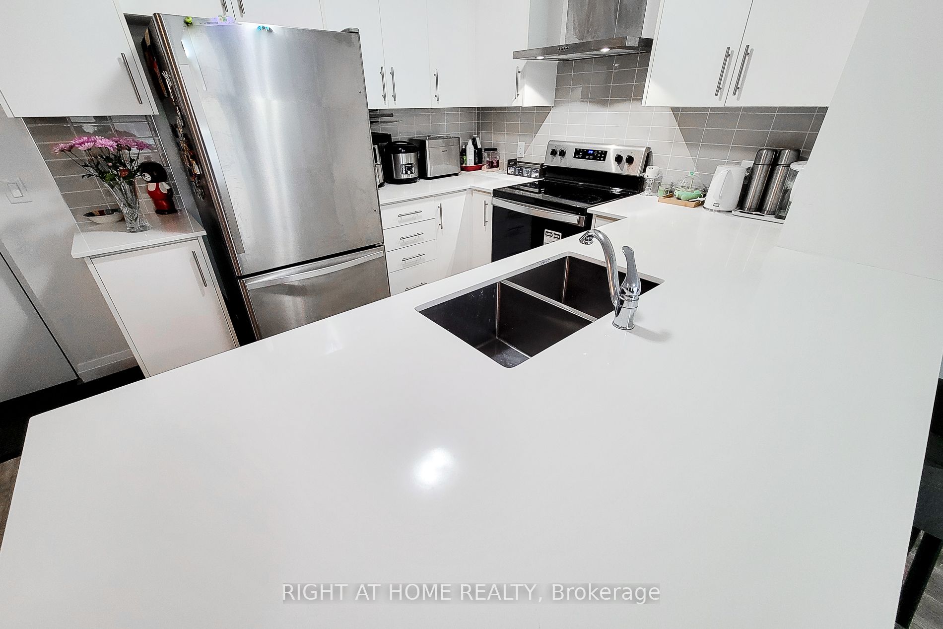 Listing 83105 Image