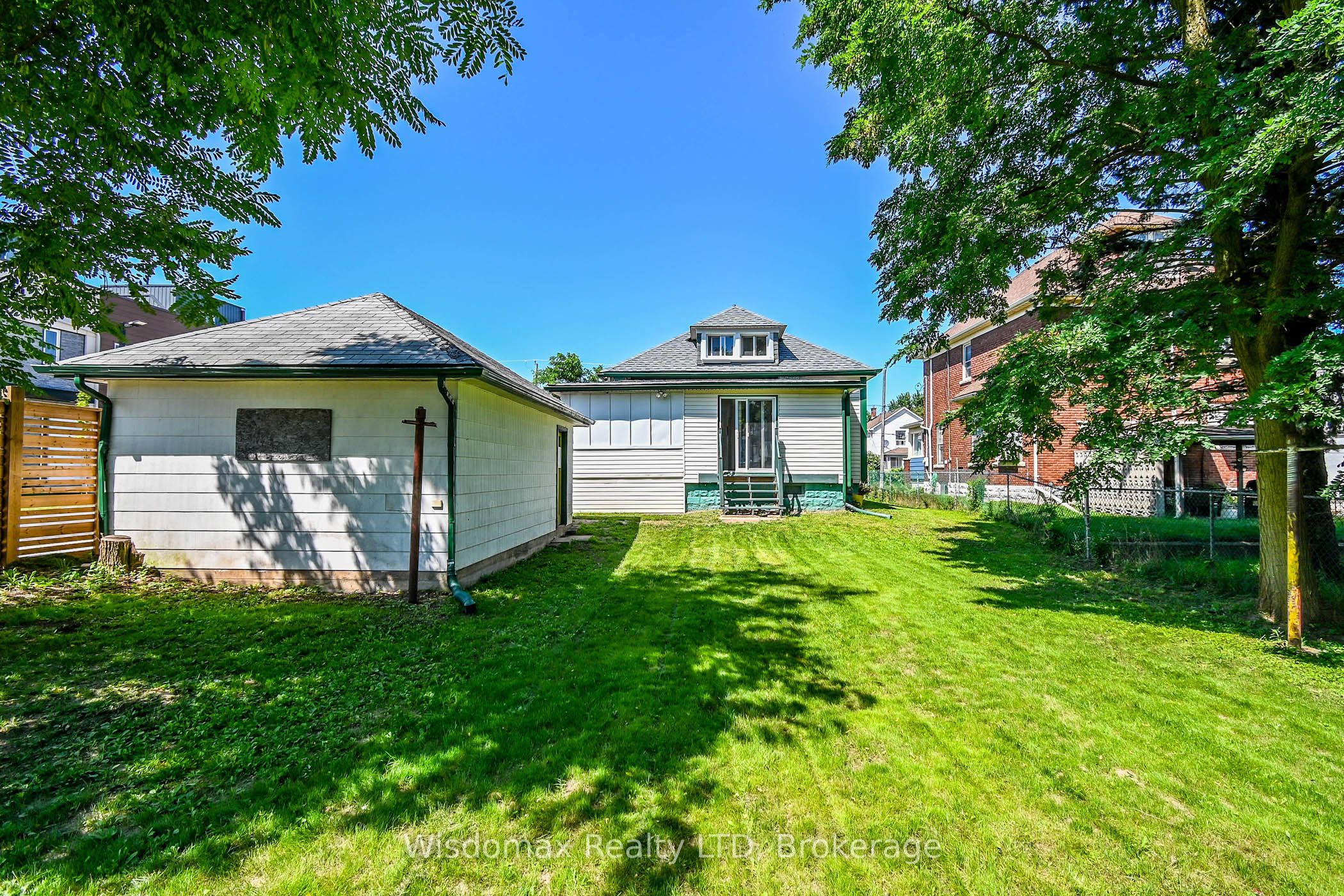 Listing 243001 Image